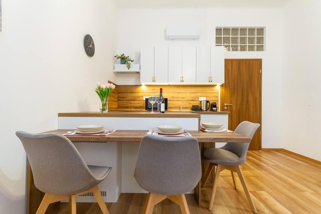 Luxe Haven On Lonyay By Newave Appartamento *